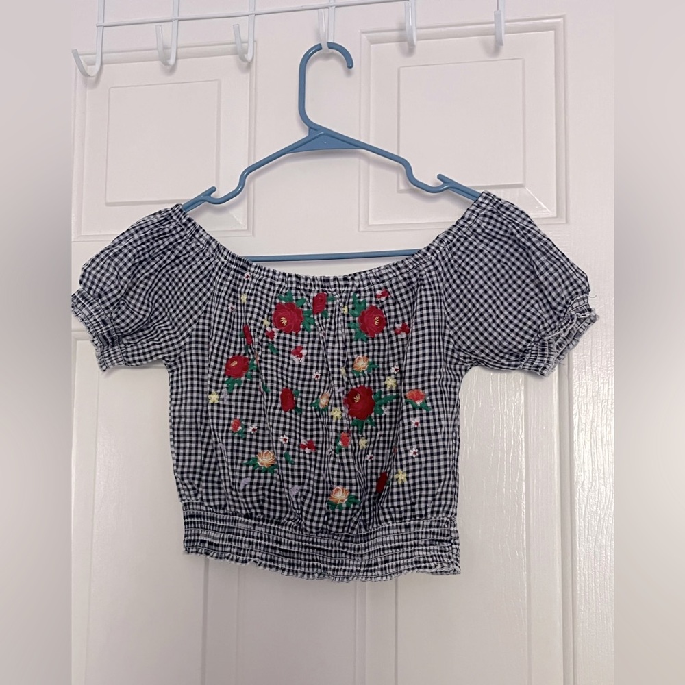 Miss Lili Cute Flower Embroidered Smocked Crop Too (navy and white) S